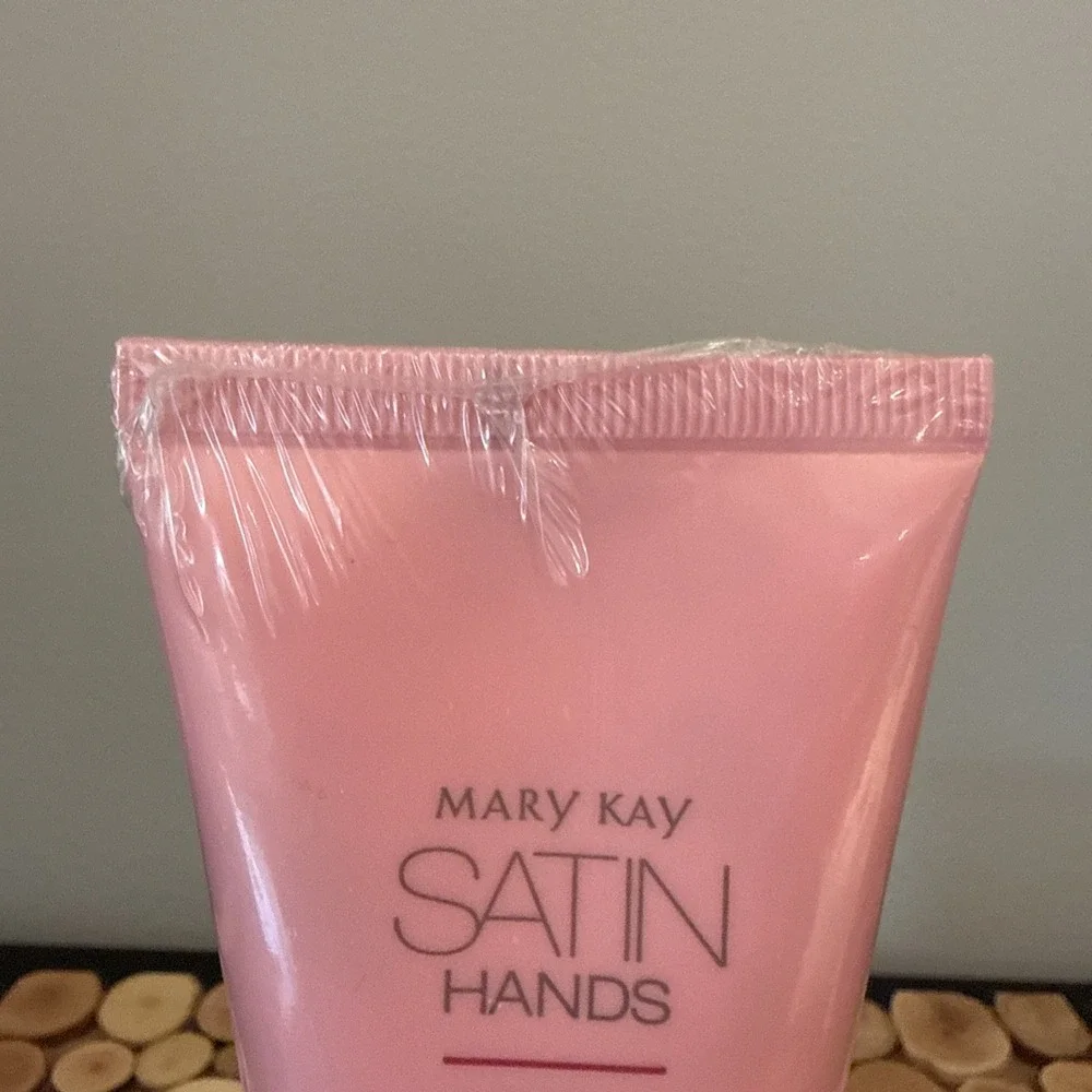 Mary Kay Satin Hands‎ Nourishing Shea Cream POMEGRANATE 3 Oz. NEW & SEALED